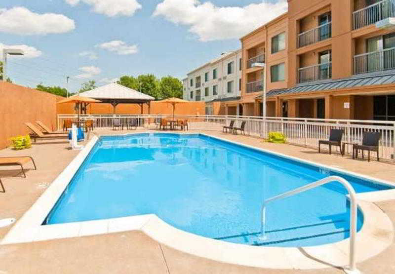 Hotel Courtyard Memphis East/Bill Morris Parkway Exterior foto